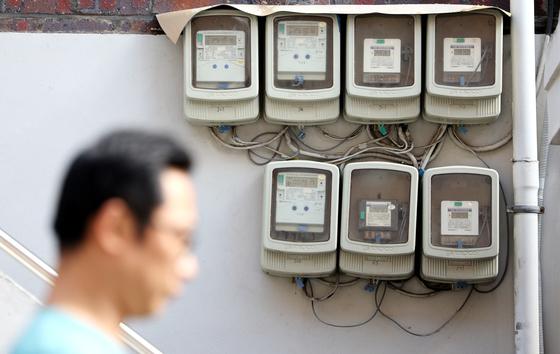 내년 1분기 전기요금 '동결'…한전, 연료비조정단가 kWh당 5원 유지