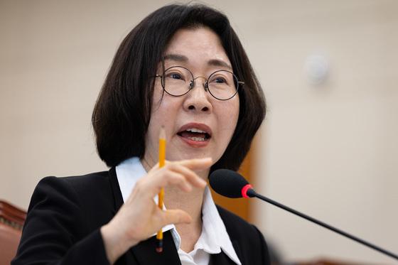 기후위기에 폭염특보 '중대 경보' 도입…재난성 호우 땐 '긴급문자'