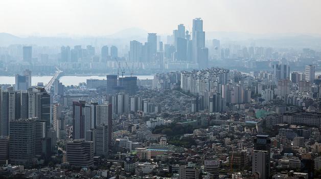 관망 시장에 초고가 단지도 '숨고르기'…강남권서 억대 조정