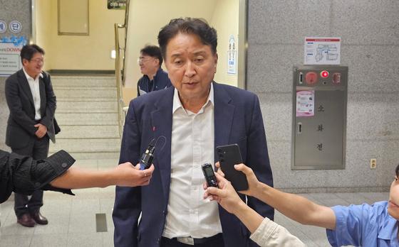 경찰, 21일 '돈봉투 수수 의혹' 김영환 충북지사 재소환