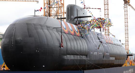 정부, 우크라 무기 간접지원 검토…"K-방산 나토 수출 확대"