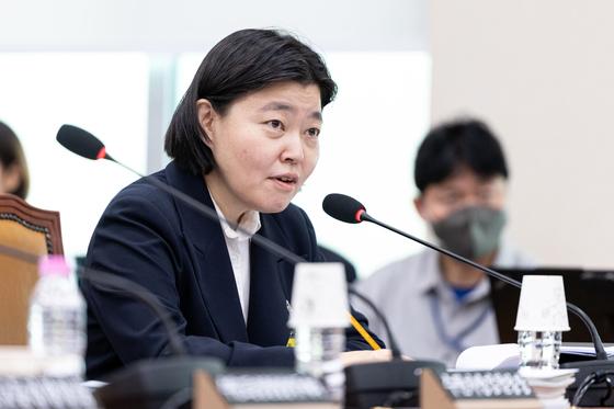 임은정 "'인사 부당거래 폭로 칼럼' 감찰 결정문 공개하라"…2심도 승소