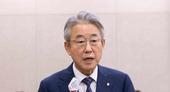 강호동 농협회장 대국민 사과…추가 3억 연봉 겸직 사임