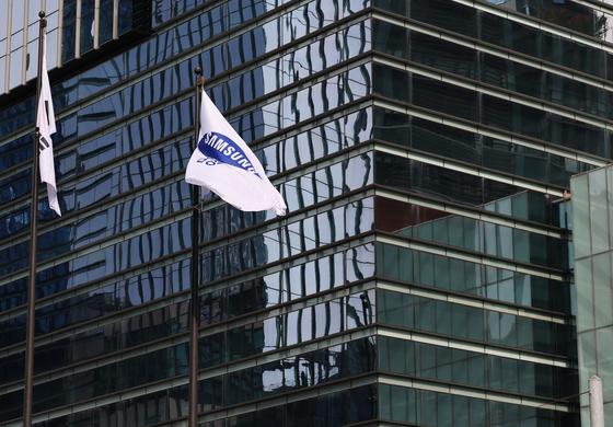 삼성전자 반도체, 올해 성과급 연봉 최대 48%…작년보다 3배 껑충