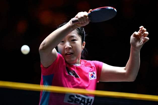 신유빈, 탁구 아시안컵 8강 진출…16강서 日 하시모토 3-2 제압