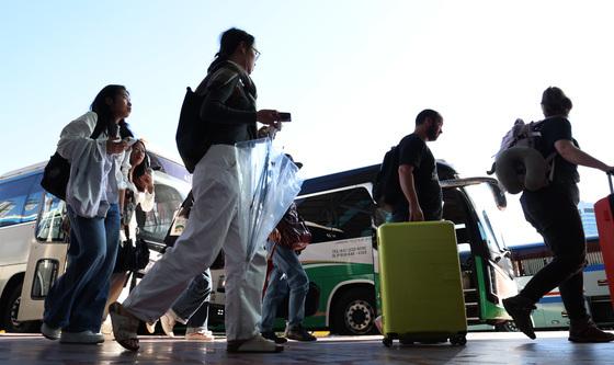 '거래 재개' 천일고속, 20%대 급락…동양고속도 14%↓[핫종목]