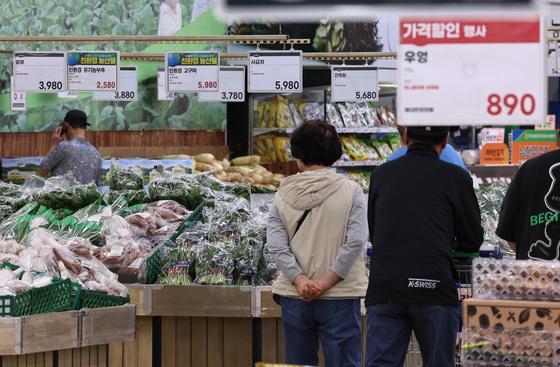 11월 물가 2.4%↑…3개월 연속 2%대 상승률