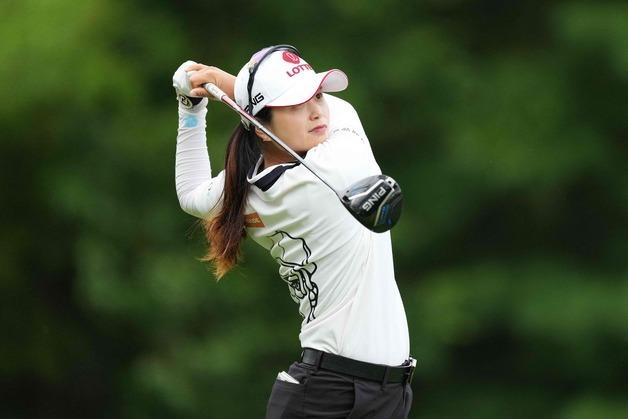 최혜진, '무관 한풀이' 한 발 더…메이뱅크 챔피언십 사흘째 선두