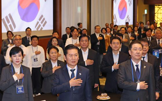 與 "지선 공천기준 이달 확정…부적격 기준에 교제폭력 포함"