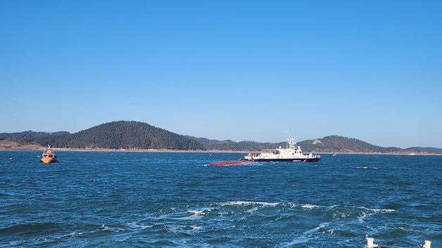 태안 해상서 어선 전복…7명 중 4명 구조, 1명은 심정지(종합)