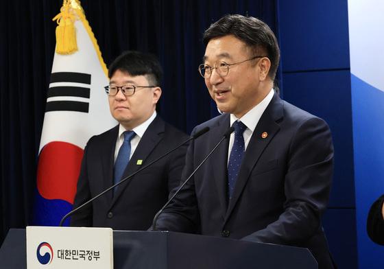 [동정]윤호중 장관, 부산 만덕–센텀 도시고속화도로 건설현장 점검