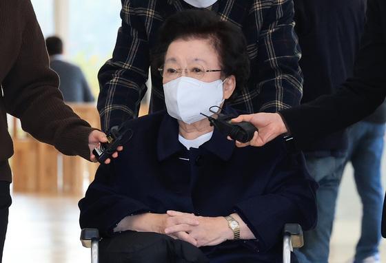 특검, '김건희에 금거북이 주고 증거삭제 지시' 이배용 징역 1년 구형