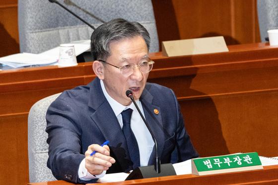 野 사퇴 압박에, 정성호 법무장관 "사퇴는 오히려 무책임"(종합)