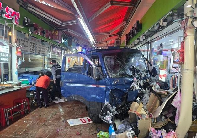 [뉴스1 PICK]부천 시장 한복판 트럭 돌진…2명 사망·18명 부상