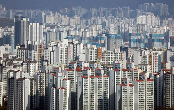 규제 묶였는데도 집값 상승…서울 1.6%·경기 1.2%↑