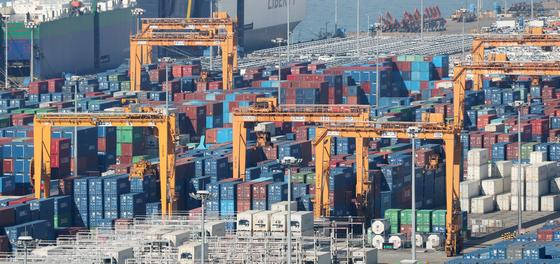 글로벌 해운 운임 3주 연속 상승…SCFI 1656.32