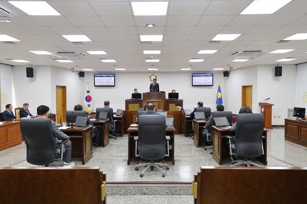 산청군의회 "대표 먹거리 발굴로 경제·관광 활성화"