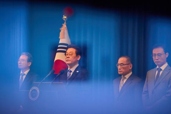 관세협상 성공 李대통령, 재계총수 2시간 회동…"수출 다변화"