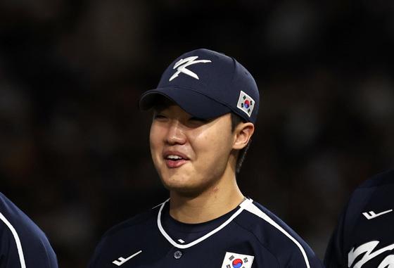 일본전 '깜짝 선발' 정우주, 무너진 마운드 자존심 살릴까