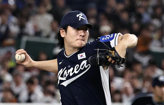 잘 던지다 4회 흔들린 곽빈, 일본전 3⅓이닝 3실점 강판