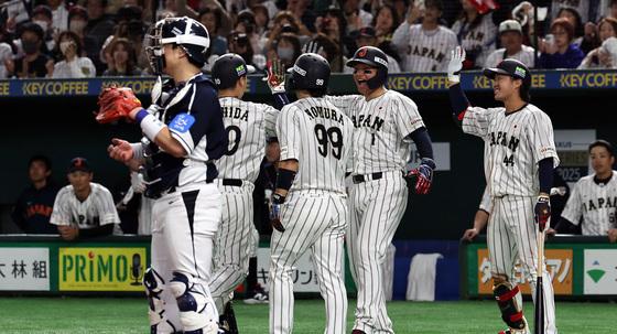 류지현호, 일본에 4-11 역전패…맞대결 10연패 수렁