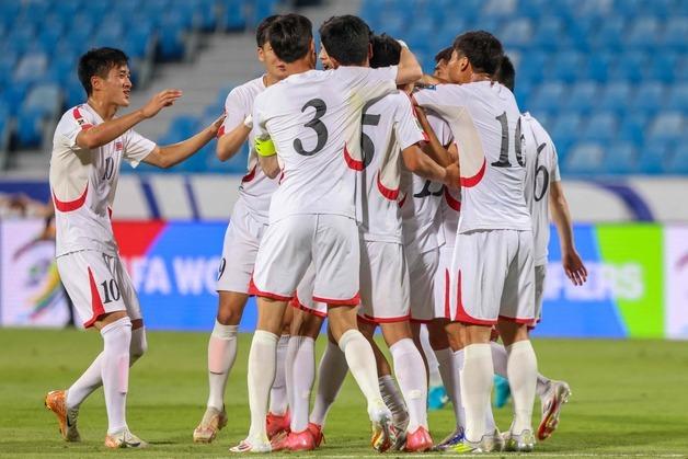 북한 축구, 베네수엘라 꺾고 U17 월드컵 16강행…일본과 격돌