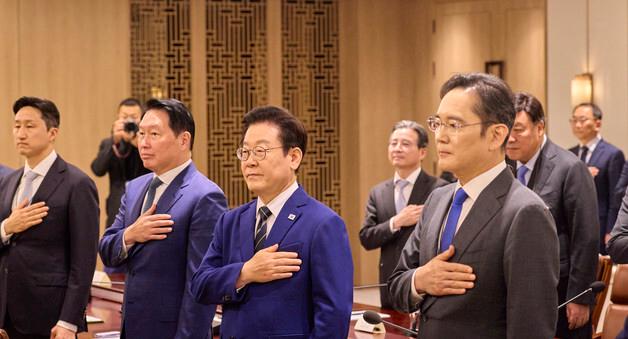 李, 관세협상 '원팀' 재계총수 만나 "불합리 규제 개선"