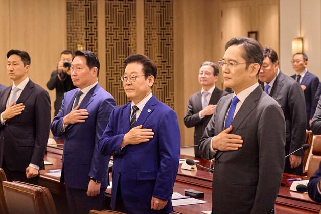 李, 관세협상 '원팀' 재계총수 만나 "불합리 규제 개선"