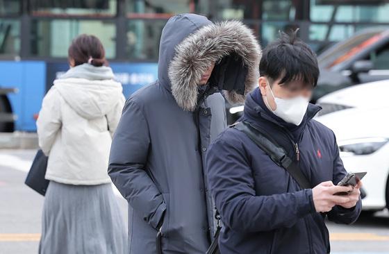 [뉴스1 PICK] 출근길 한겨울 추위에 '덜덜'...내일은 더 춥다