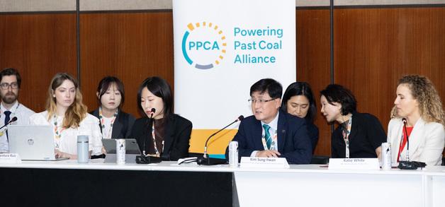 퇴장하는 석탄, 갈 길 먼 SMR…새 전력수급계획 딜레마