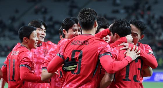 우승후보 없고 이동거리 짧고…홍명보호, 최악의조 피했다