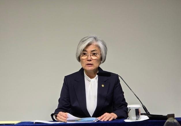 강경화 주미대사 "美와 긴밀히 소통해 대북 정책 지지 계속 확보"