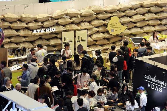 '넘쳐나는 카페, 사라지는 꿈'…NYT가 본 한국 카페 창업의 민낯