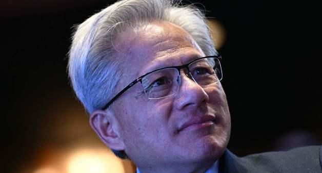 젠슨 황 "'AI 대부' 힌튼 예측 틀렸다…인간 일자리 파괴 안 해"