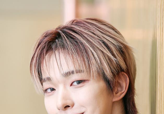 토모야 "중2때 한국행 결심…JYP 캐스팅 처음엔 가짜인줄" ①