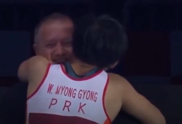 우승했는데 심판에게 돌진한 레슬링 선수…달라진 北의 MZ세대