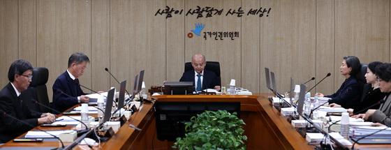 인권위, '우크라이나 북한군 포로 2명' 관련 의견 표명 검토