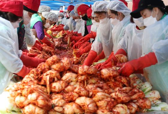 '김치' 미국 학교·군 급식 진출하나…식약처 "국제 기준 선도 성과"