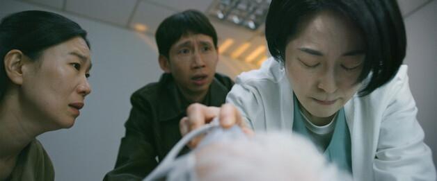 '고당도', 돈 때문에 가짜 장례식…골 때리게 '웃픈' 블랙코미디