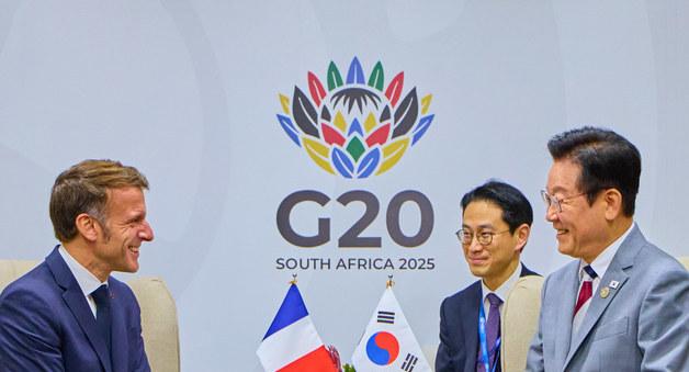 靑 "프랑스, G7 정상회의에 한국 초청…참석 여부 검토 중"