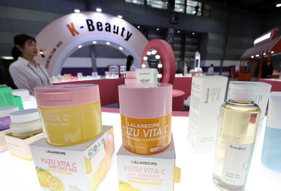 [2025결산-K뷰티]관세 리스크 무색…신예 에이피알, 대장주 등극