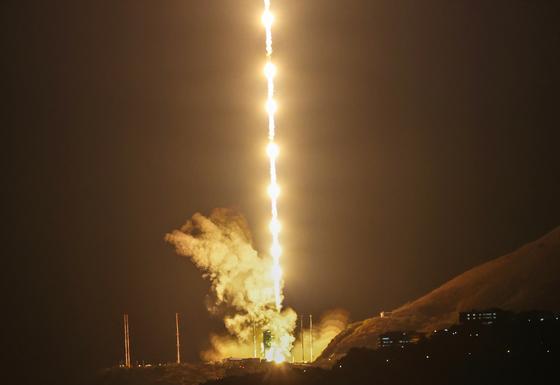 "양산·비용 절감 노력 담길 민간주도 발사"…韓 뉴스페이스 시작