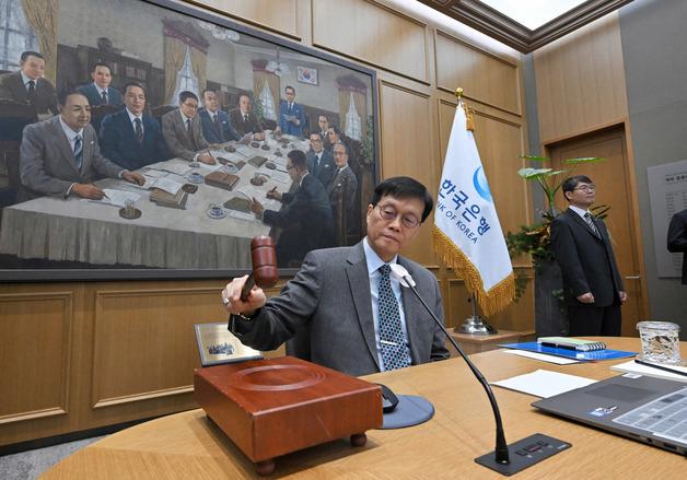 이창용 "환율 1500원, 레벨에 대한 걱정 안 한다"