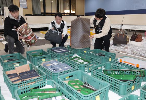 [뉴스1 PICK]'짝퉁도 DIY 시대?'… 지식재산처, 신종 짝퉁 유통 일당 적발