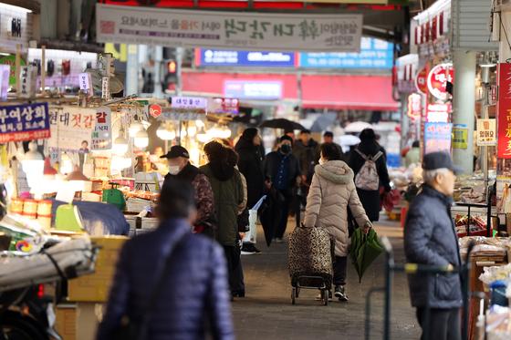 소비위축·고물가…내년 소매유통 성장률 0.6%에 그칠듯