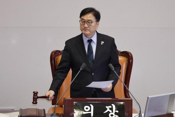 헌법연구관 정년 '60→65세'로 연장…본회의 통과