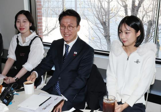 김민석 총리 만난 중소기업계 "네거티브식 규제로 개선해야"