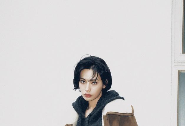 '자택 강도 침입 후 활동 재개 선언' 나나…시크한 세련미 [N화보]