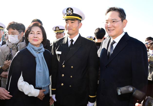 [뉴스1 PICK]이재용 장남 임관식에 삼성家 총출동…母 임세령도 참석