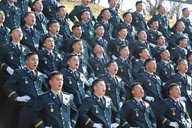 부사관도 근속진급 비율 40→50%로 상향…"중기 복무자 이탈 방지"